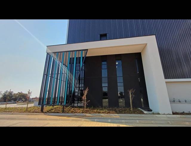 INDUSTRIAL PROPERTY TO RENT IN LOUWLARDIA